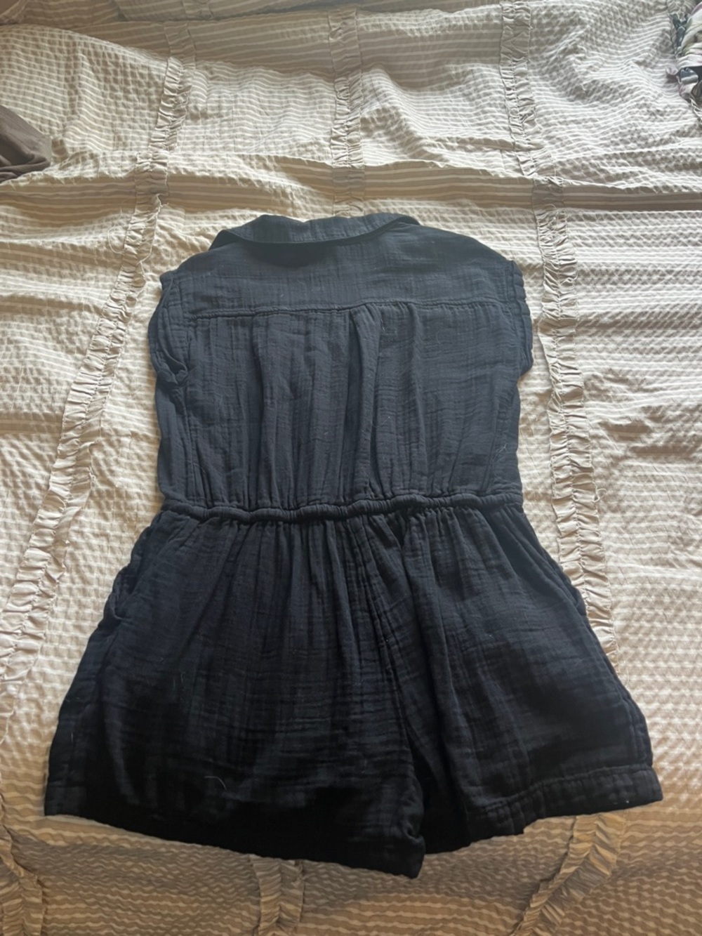 Old Navy Black Crinkle Gauze Romper - Picture 8 of 8